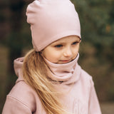 Children's hat with a tunnel scarf