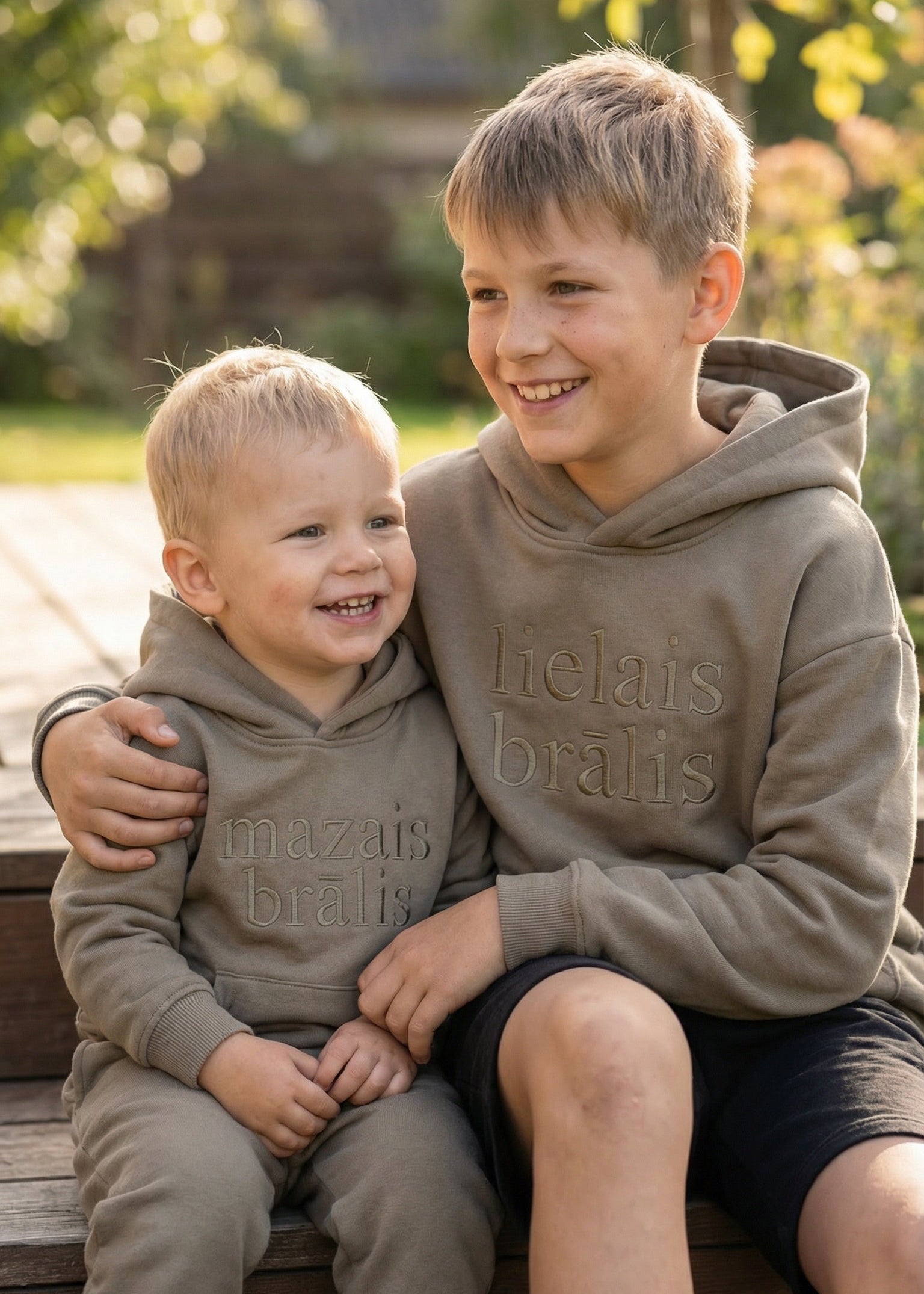 KIDS HOODIES / SWEATERS