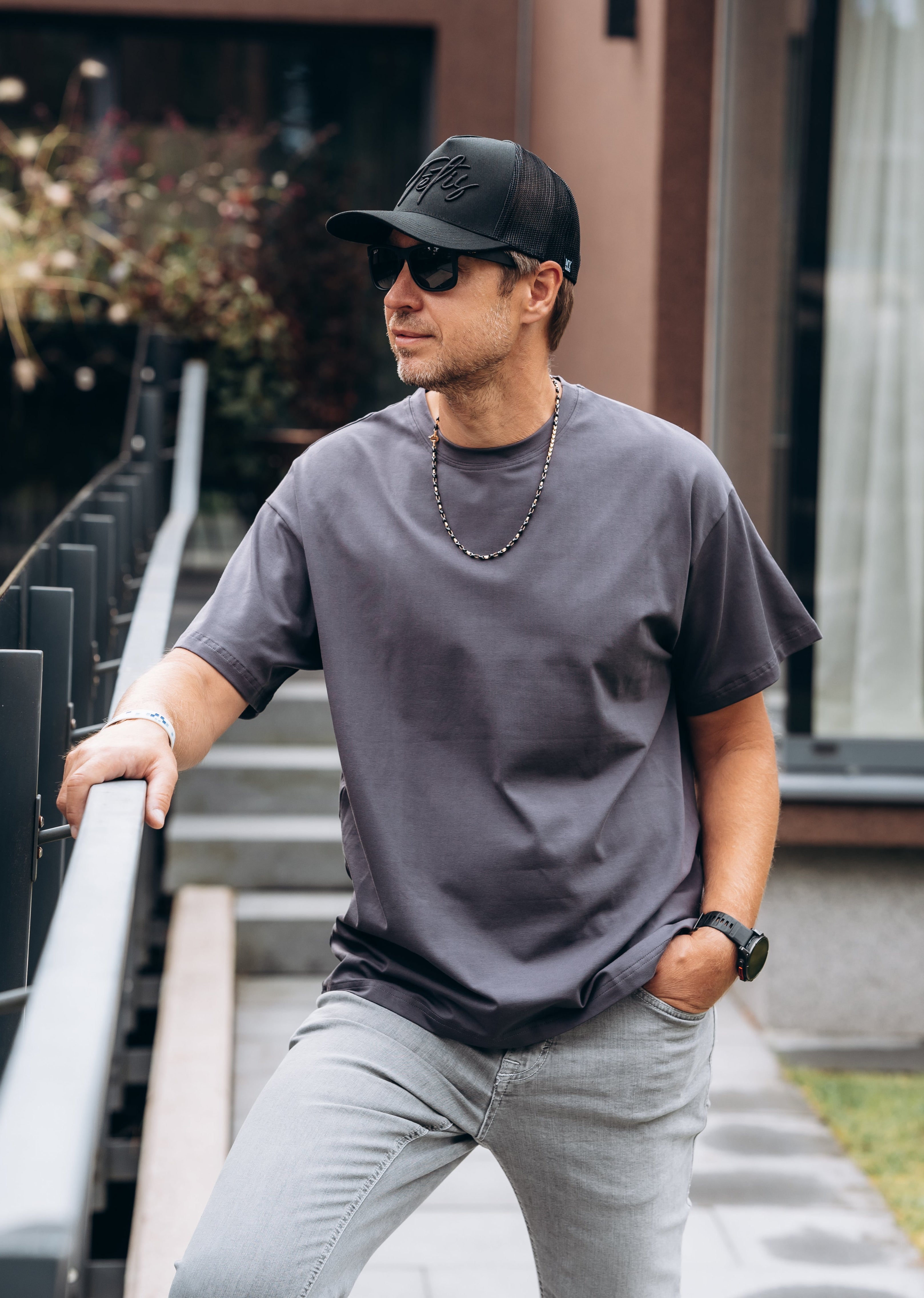 BASIC Unisex T-särk (oversize)